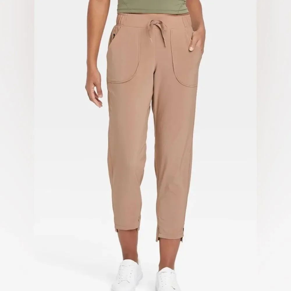 All in Motion Women’s Taupe Woven Pant Size XS